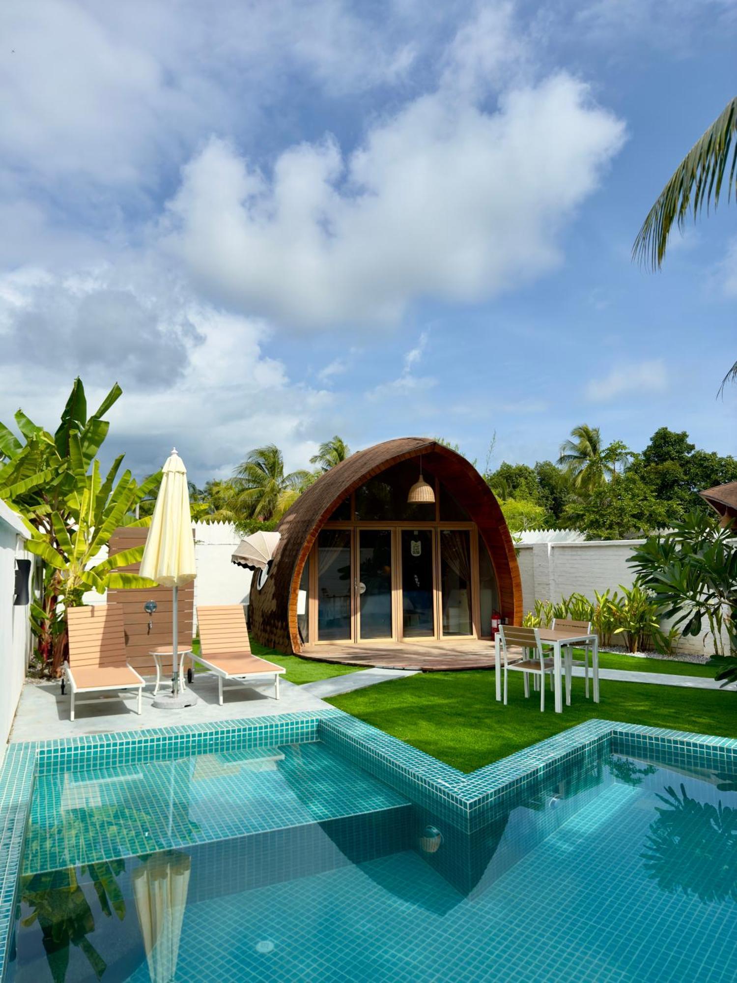 Hotel Found Mansion Pantai Cenang  Exterior foto